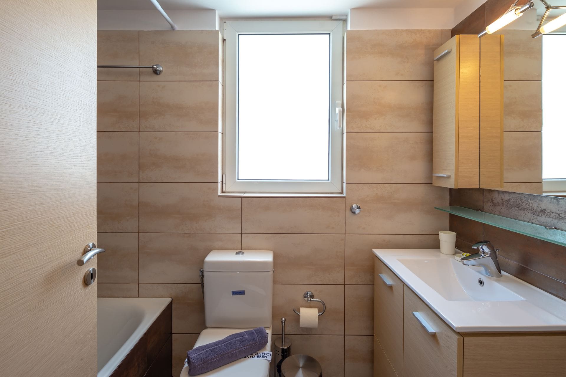 Solon | Deluxe City Center Apartment