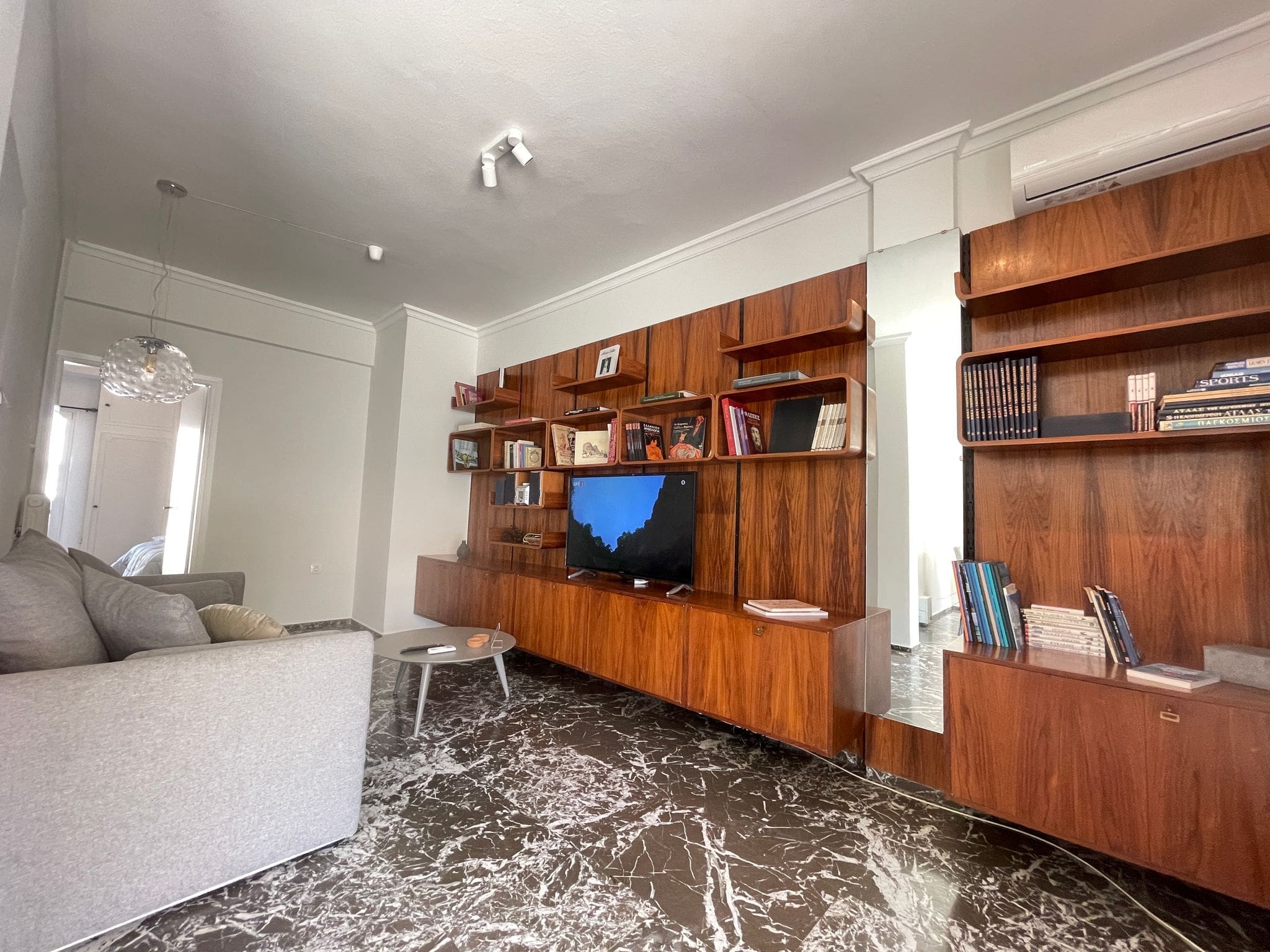 Plato | Residence studio in the Center of Athens